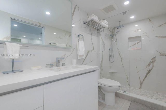 2301 Collins Avenue 811, Miami Beach, FL 33139