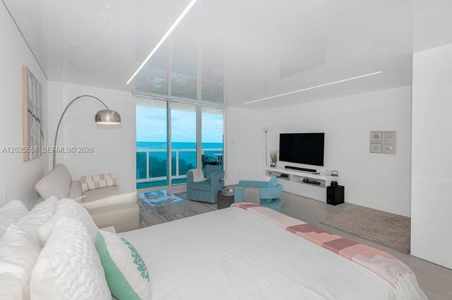 2301 Collins Avenue 811, Miami Beach, FL 33139