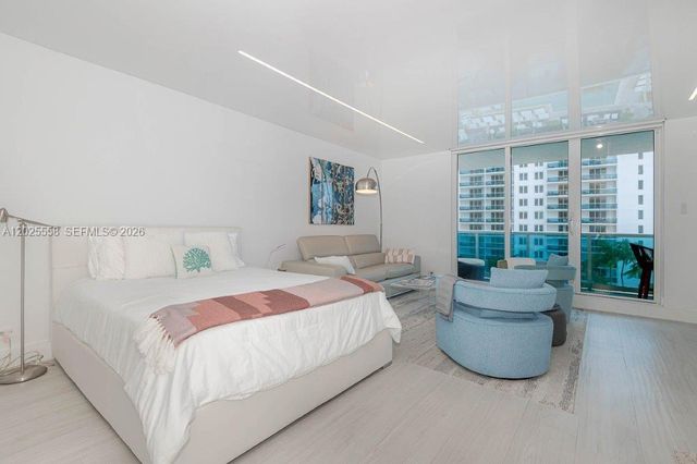 2301 Collins Avenue 811, Miami Beach, FL 33139
