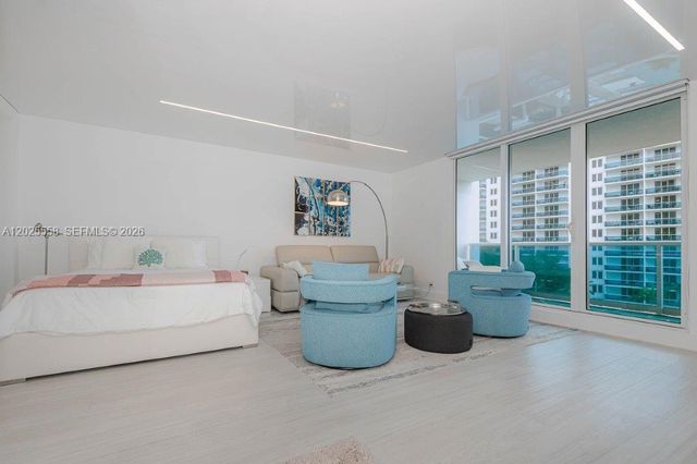 2301 Collins Avenue 811, Miami Beach, FL 33139