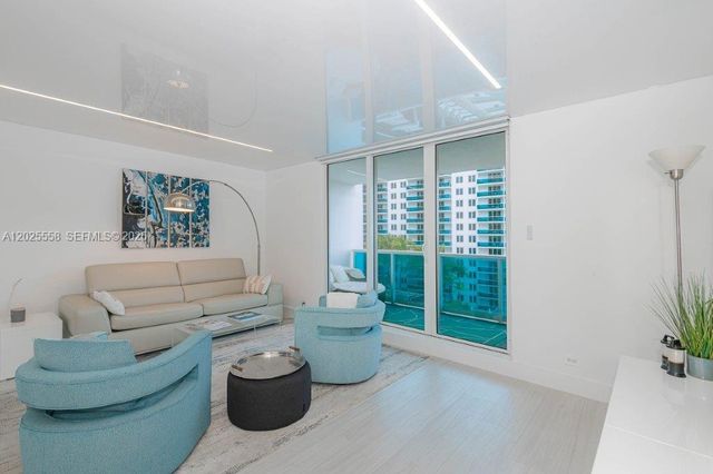 2301 Collins Avenue 811, Miami Beach, FL 33139