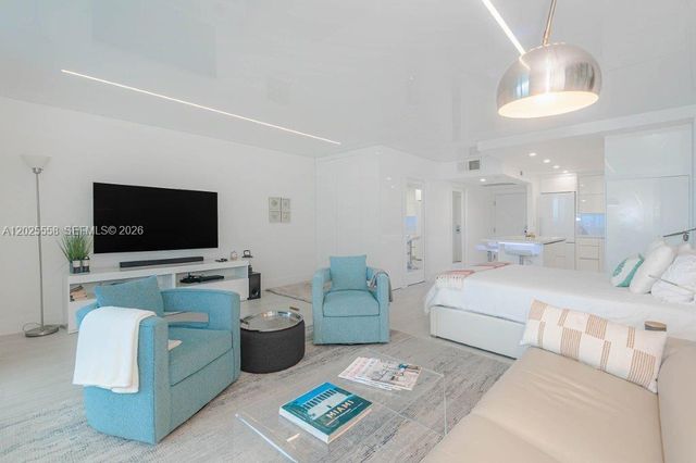 2301 Collins Avenue 811, Miami Beach, FL 33139