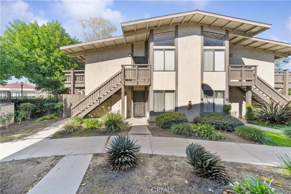 1150 S Meadow 6, Colton, CA 92324