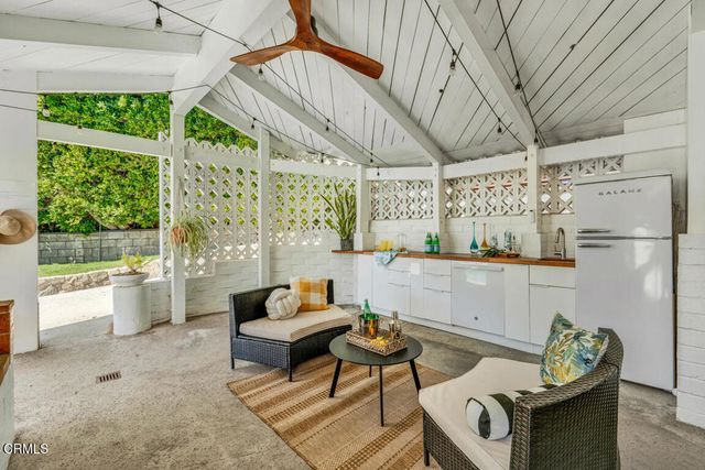 2707 Alabama Street, La Crescenta, CA 91214