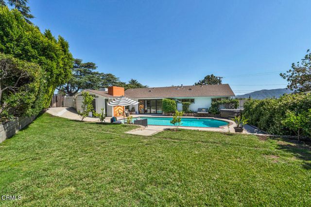 2707 Alabama Street, La Crescenta, CA 91214