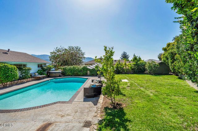 2707 Alabama Street, La Crescenta, CA 91214