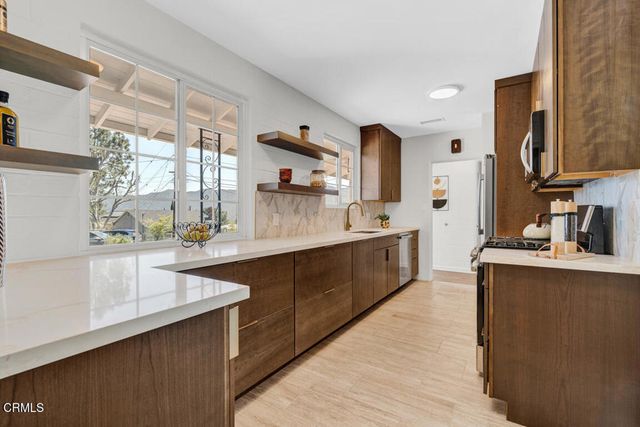 2707 Alabama Street, La Crescenta, CA 91214