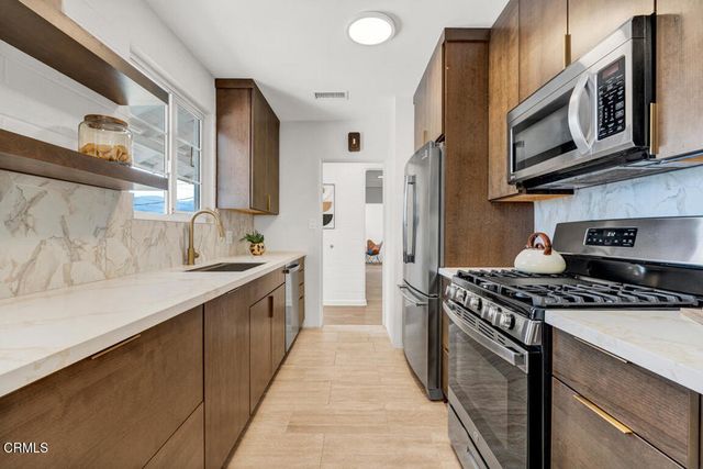 2707 Alabama Street, La Crescenta, CA 91214