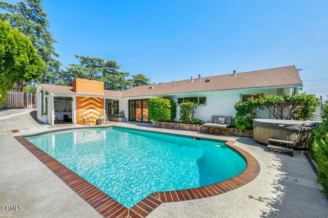 2707 Alabama Street, La Crescenta, CA 91214