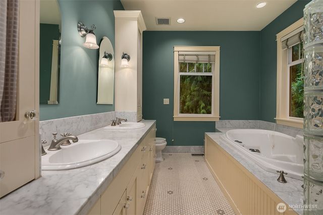 19603 238TH Avenue NE, Woodinville, WA 98077