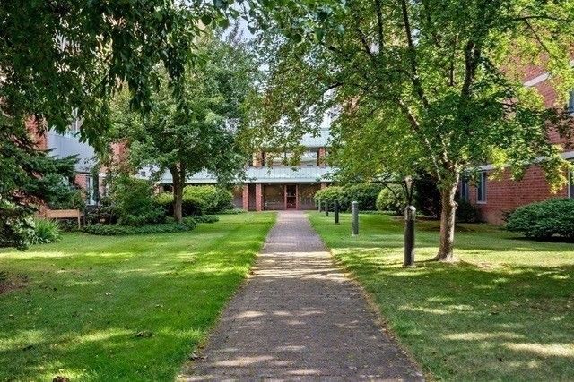 193 Oak St 508, Newton, MA 02464
