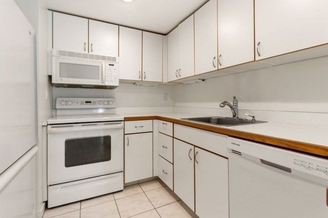 193 Oak St 508, Newton, MA 02464