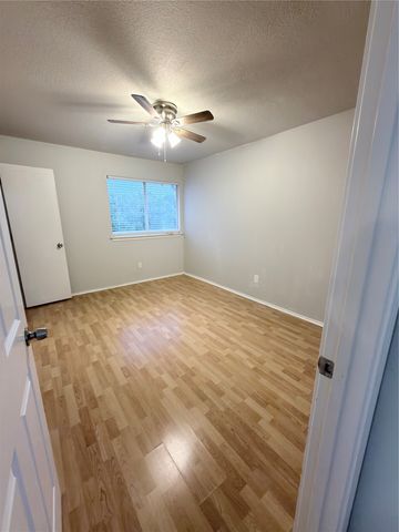 807 Burr Oak Drive, Lewisville, TX 75067