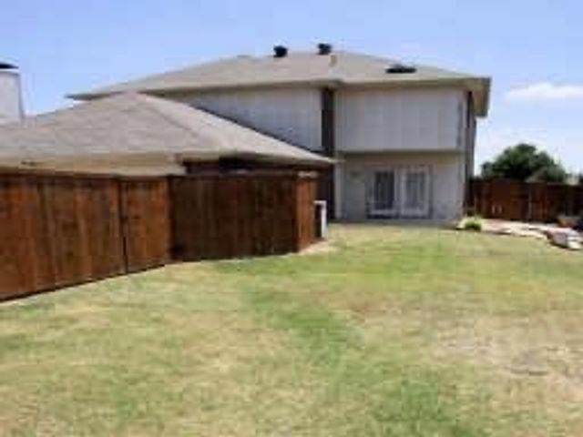 807 Burr Oak Drive, Lewisville, TX 75067