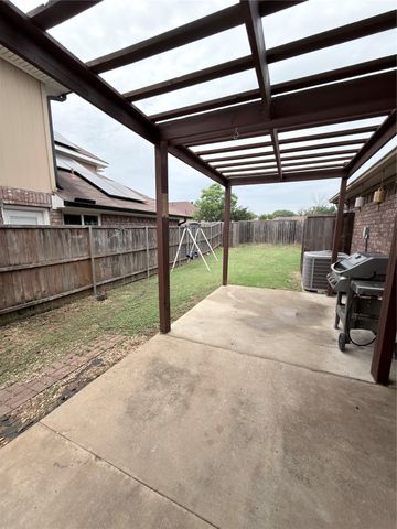 807 Burr Oak Drive, Lewisville, TX 75067