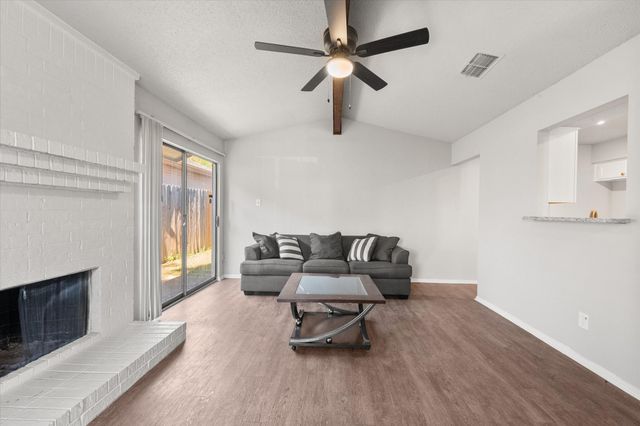 3328 Green Ridge Street 3330, Fort Worth, TX 76133