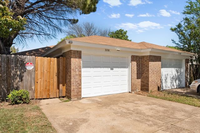 3328 Green Ridge Street 3330, Fort Worth, TX 76133