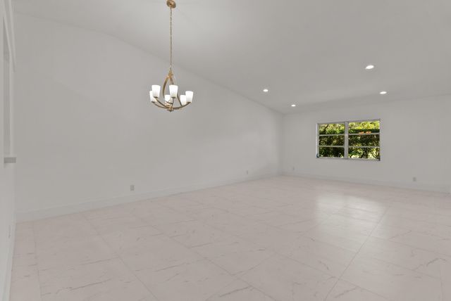 8273 Springtree Road, Boca Raton, FL 33496