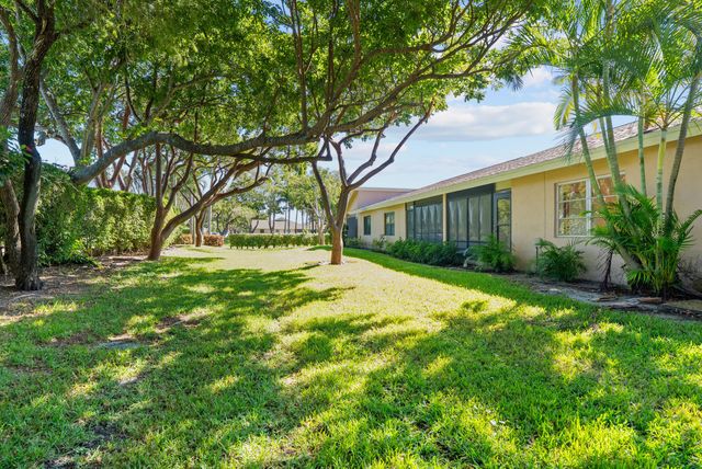 8273 Springtree Road, Boca Raton, FL 33496