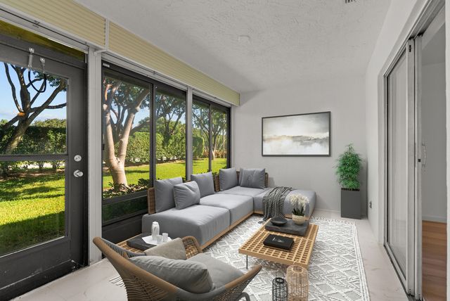 8273 Springtree Road, Boca Raton, FL 33496