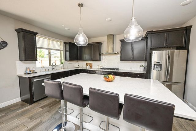 2833 N Armstrong Avenue, Fresno, CA 93727