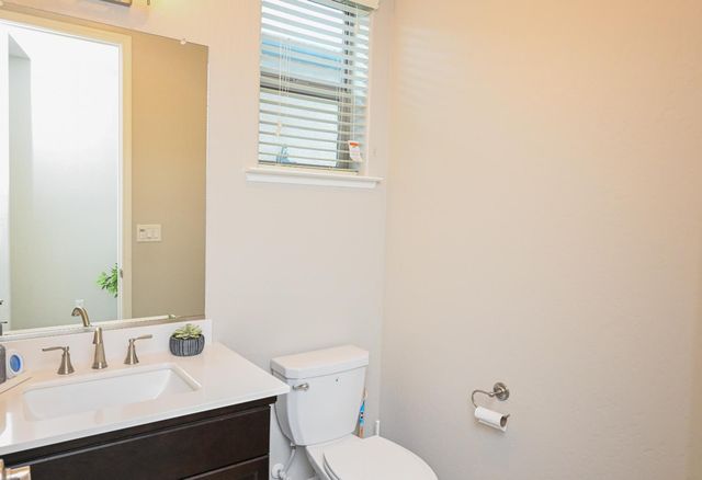 2833 N Armstrong Avenue, Fresno, CA 93727