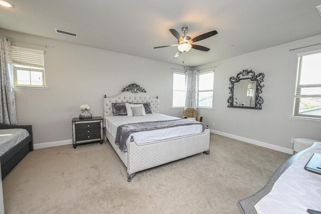 2833 N Armstrong Avenue, Fresno, CA 93727