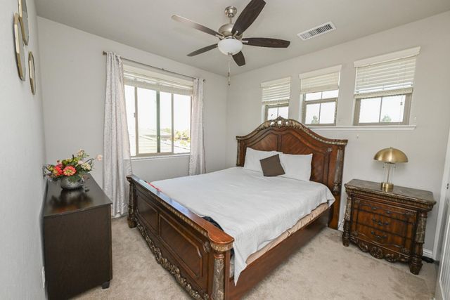 2833 N Armstrong Avenue, Fresno, CA 93727