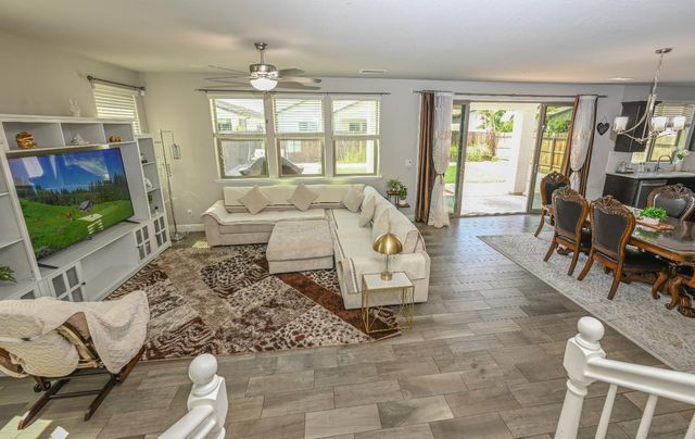 2833 N Armstrong Avenue, Fresno, CA 93727