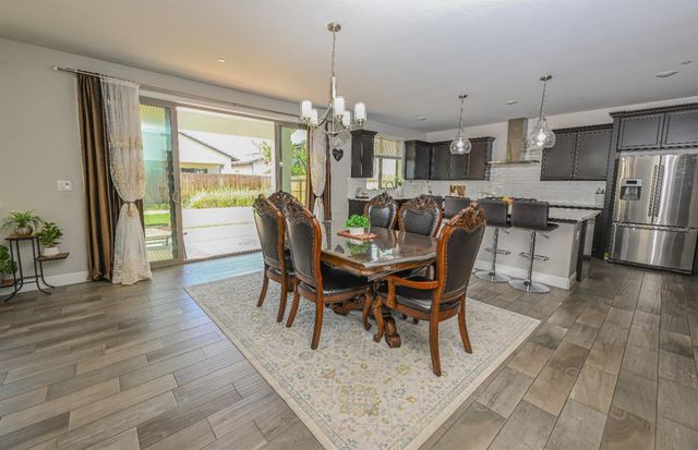 2833 N Armstrong Avenue, Fresno, CA 93727