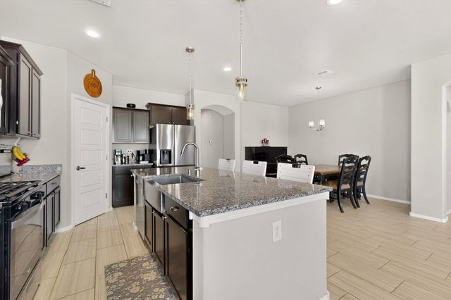 424 Liam Court SW, Los Lunas, NM 87031