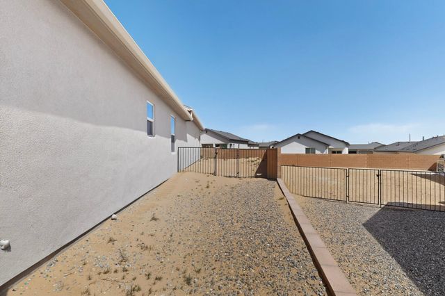 424 Liam Court SW, Los Lunas, NM 87031