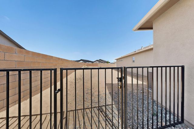 424 Liam Court SW, Los Lunas, NM 87031