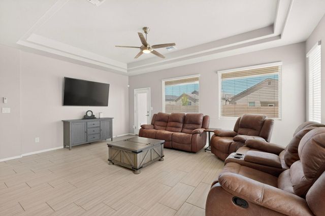424 Liam Court SW, Los Lunas, NM 87031