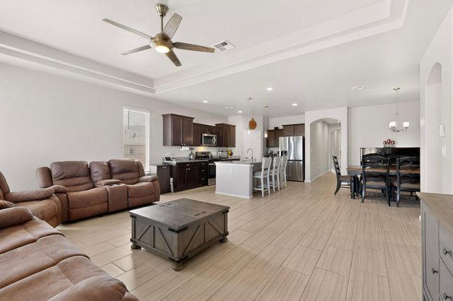 424 Liam Court SW, Los Lunas, NM 87031