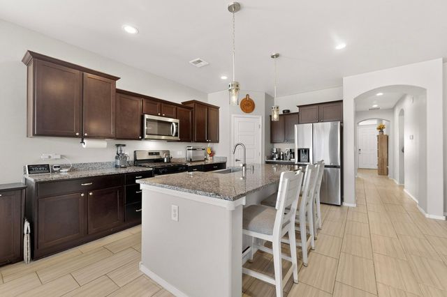 424 Liam Court SW, Los Lunas, NM 87031