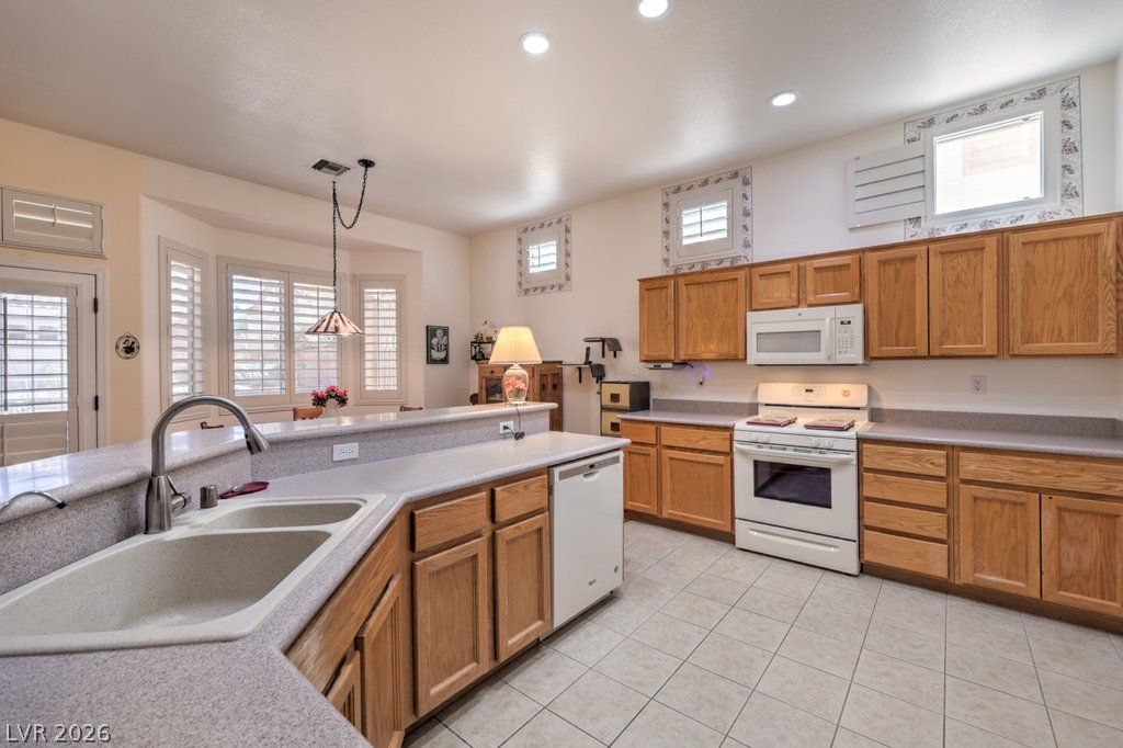 10701 Sky Meadows Avenue, Las Vegas, NV 89134 — photo 4
