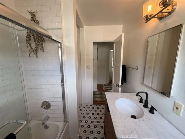 3989 Coolidge, Los Angeles, CA 90066