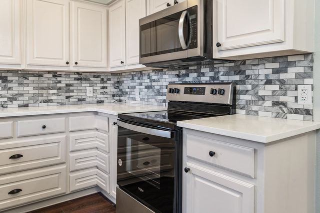 208 N Coleman Street, Mabank, TX 75147