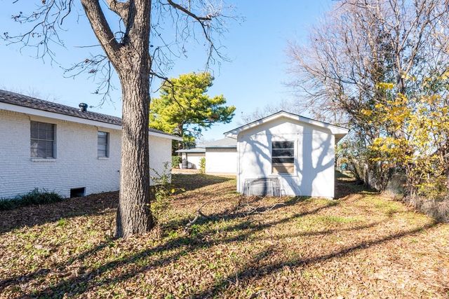 208 N Coleman Street, Mabank, TX 75147