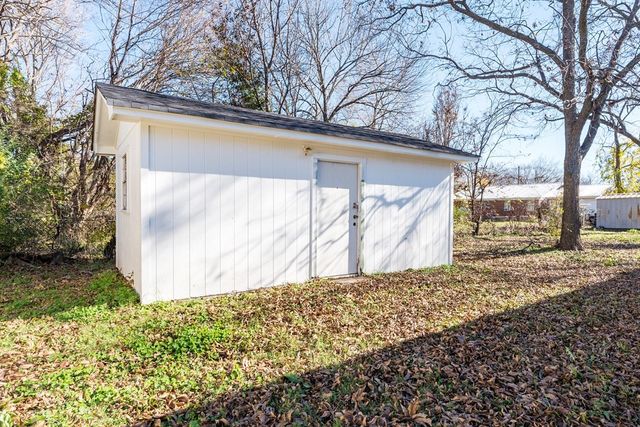 208 N Coleman Street, Mabank, TX 75147