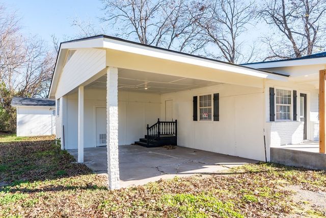 208 N Coleman Street, Mabank, TX 75147