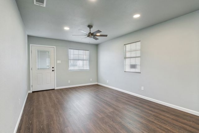 208 N Coleman Street, Mabank, TX 75147