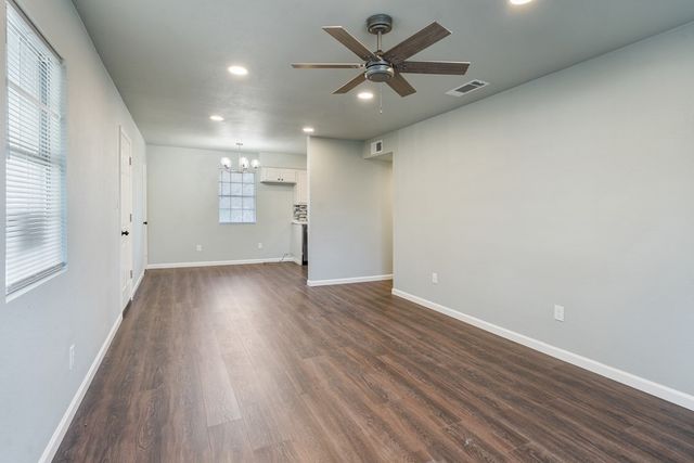 208 N Coleman Street, Mabank, TX 75147