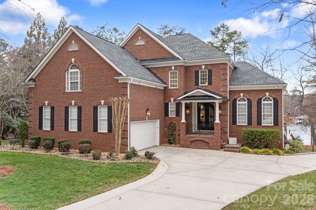 4685 Eagle Pointe Court, Denver, NC 28037