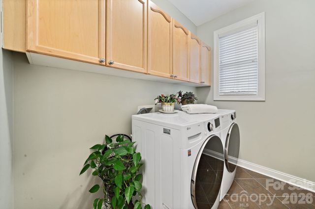 4685 Eagle Pointe Court, Denver, NC 28037