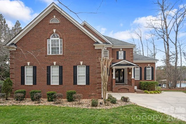 4685 Eagle Pointe Court, Denver, NC 28037