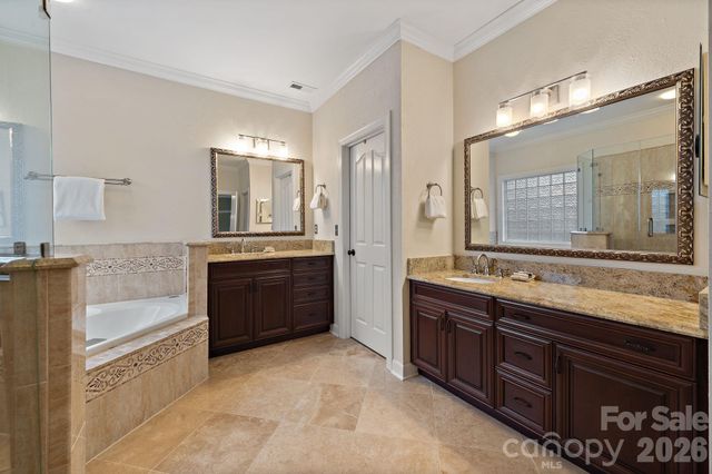 4685 Eagle Pointe Court, Denver, NC 28037