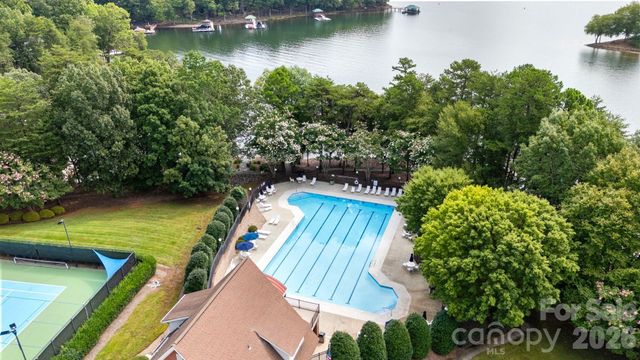 4685 Eagle Pointe Court, Denver, NC 28037