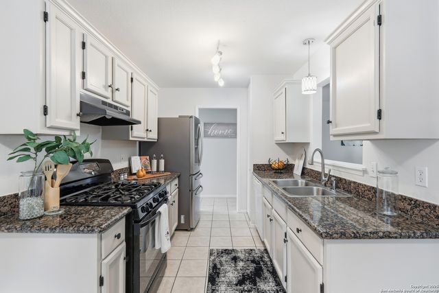 12004 Prairie Oak, Live Oak, TX 78233